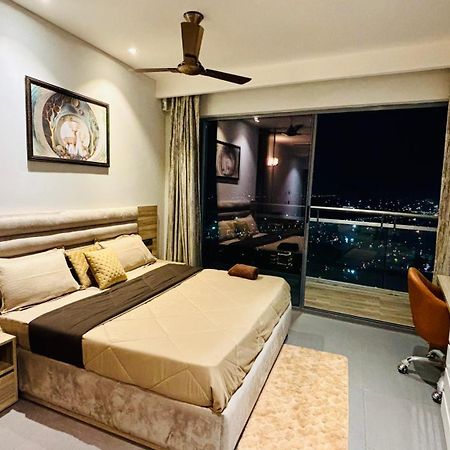 Countryside Luxury Suites - Supernova Noida Új-Delhi Kültér fotó