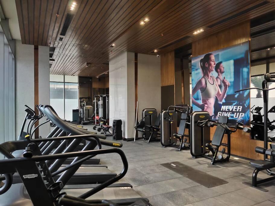 Countryside Luxury Suites - Supernova Noida Új-Delhi Kültér fotó