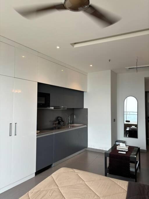 Countryside Luxury Suites - Supernova Noida Új-Delhi Kültér fotó